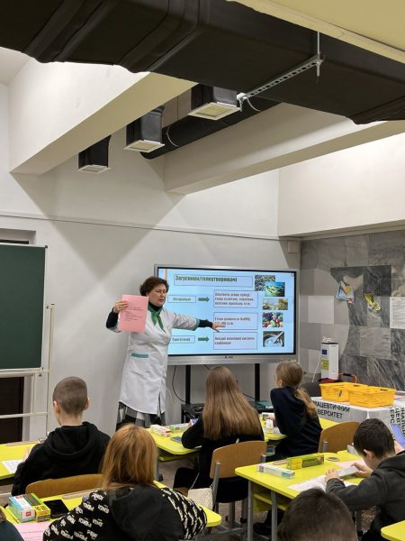 On 12.01.2024, Associate Professor of the Department Liudmyla Petrovska held a lecture with interactive elements "Greetings, I'm Your Toothpaste" for students of the Saltiv district (Lyceum 56) as part of the "METROSCHOOL" project